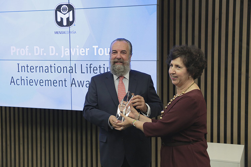 Dr. Javier Tourón Figueroa receives the International Lifetime Achievement Award