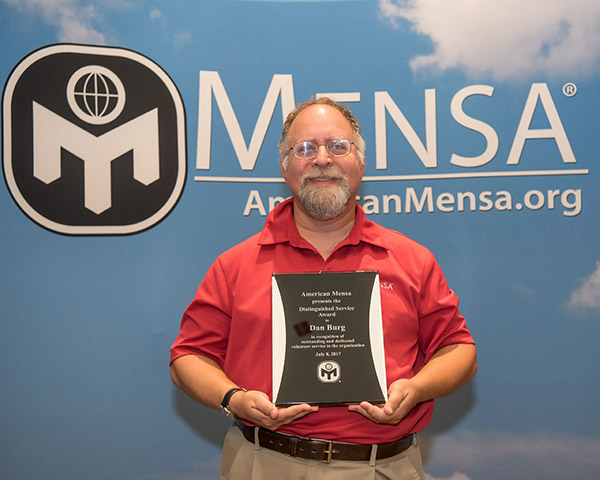 Dan Burg receives the Distinguished Service Award